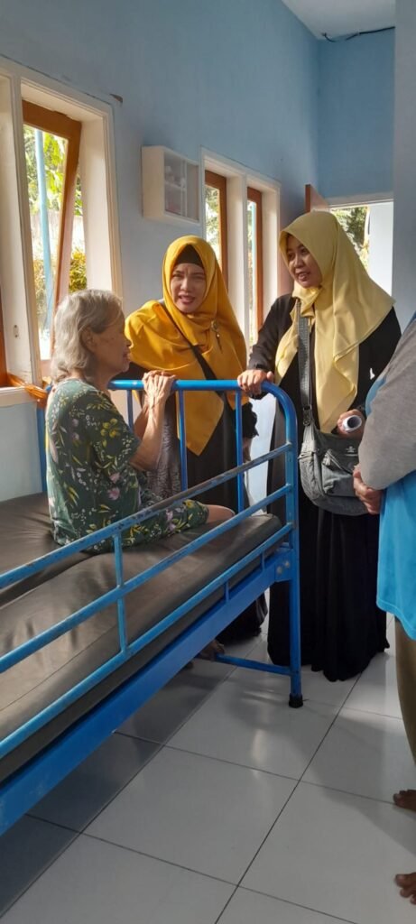 bakti sosial panti jompo 
